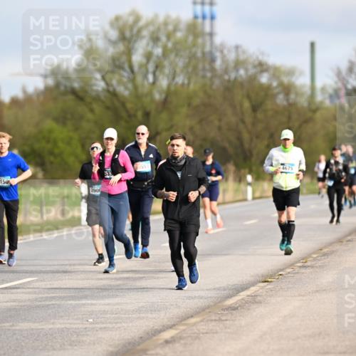 12.04.2026 - 45. Internationalen Wilhelmsburger Insellauf Dr. Thomas Lammeyer http://msf.ph/oto/9434821 12.04.2026 09:22:33 Laufen 3150, 339, 2900, 9553, 4675 meine-sportfotos.de