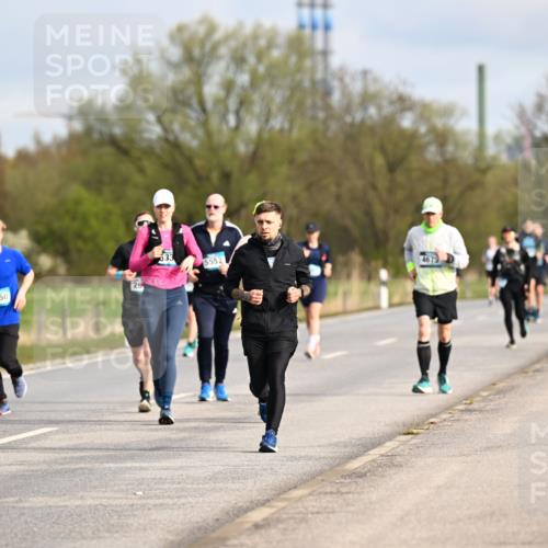 12.04.2026 - 45. Internationalen Wilhelmsburger Insellauf Dr. Thomas Lammeyer http://msf.ph/oto/9434823 12.04.2026 09:22:33 Laufen 3150, 633, 5552, 4679 meine-sportfotos.de