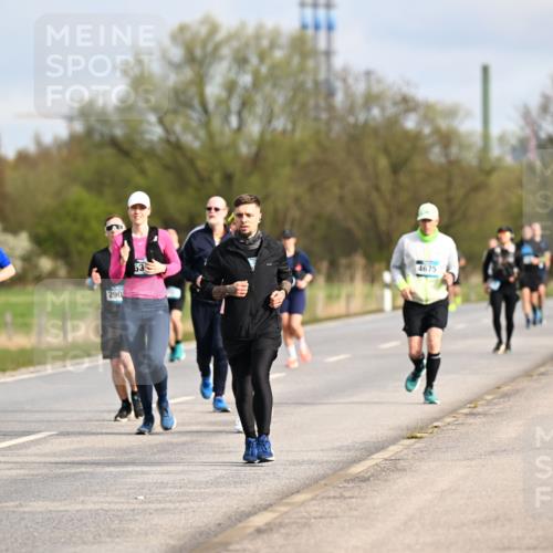12.04.2026 - 45. Internationalen Wilhelmsburger Insellauf Dr. Thomas Lammeyer http://msf.ph/oto/9434827 12.04.2026 09:22:34 Laufen 3150, 290, 53, 4675 meine-sportfotos.de