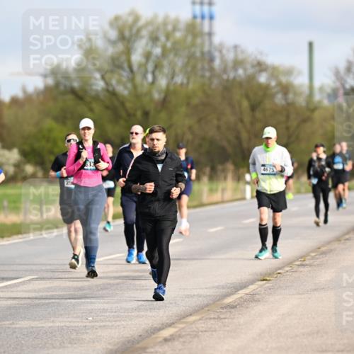 12.04.2026 - 45. Internationalen Wilhelmsburger Insellauf Dr. Thomas Lammeyer http://msf.ph/oto/9434828 12.04.2026 09:22:34 Laufen 3150, 633, 4675 meine-sportfotos.de