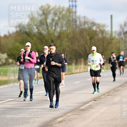12.04.2026 - 45. Internationalen Wilhelmsburger Insellauf Dr. Thomas Lammeyer http://msf.ph/oto/9434830 12.04.2026 09:22:34 Laufen 3150, 2900, 533, 4675 meine-sportfotos.de