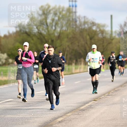 12.04.2026 - 45. Internationalen Wilhelmsburger Insellauf Dr. Thomas Lammeyer http://msf.ph/oto/9434831 12.04.2026 09:22:35 Laufen 3150, 2900, 4675 meine-sportfotos.de