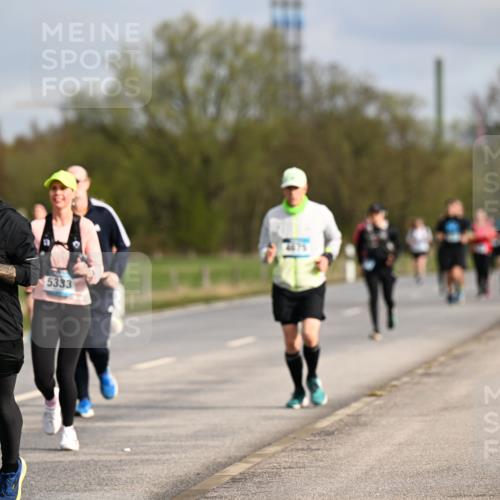 12.04.2026 - 45. Internationalen Wilhelmsburger Insellauf Dr. Thomas Lammeyer http://msf.ph/oto/9434847 12.04.2026 09:22:37 Laufen 533, 5333, 4675 meine-sportfotos.de