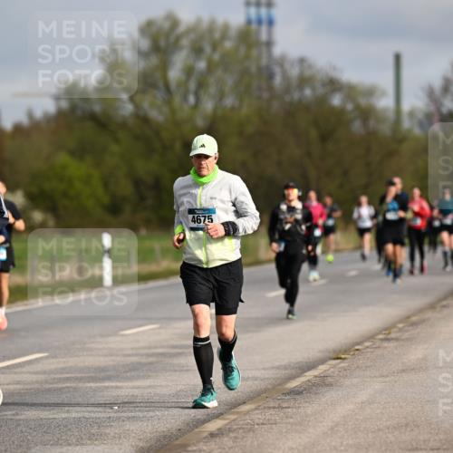 12.04.2026 - 45. Internationalen Wilhelmsburger Insellauf Dr. Thomas Lammeyer http://msf.ph/oto/9434859 12.04.2026 09:22:39 Laufen 3, 5553, 4675 meine-sportfotos.de