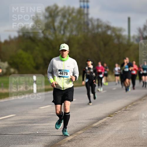 12.04.2026 - 45. Internationalen Wilhelmsburger Insellauf Dr. Thomas Lammeyer http://msf.ph/oto/9434862 12.04.2026 09:22:40 Laufen 5553, 4675 meine-sportfotos.de