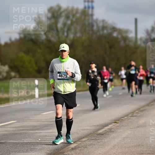 12.04.2026 - 45. Internationalen Wilhelmsburger Insellauf Dr. Thomas Lammeyer http://msf.ph/oto/9434863 12.04.2026 09:22:40 Laufen 5553, 4675 meine-sportfotos.de