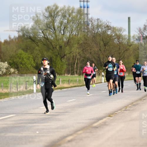 12.04.2026 - 45. Internationalen Wilhelmsburger Insellauf Dr. Thomas Lammeyer http://msf.ph/oto/9434879 12.04.2026 09:22:43 Laufen 2673, 4500, 4448, 68, 3825, 4499, 2808 meine-sportfotos.de
