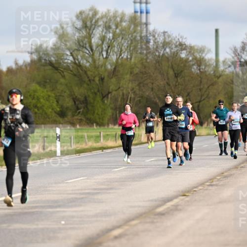 12.04.2026 - 45. Internationalen Wilhelmsburger Insellauf Dr. Thomas Lammeyer http://msf.ph/oto/9434892 12.04.2026 09:22:45 Laufen 4500, 4448, 2368, 4071, 4368, 3825, 4499, 2673 meine-sportfotos.de