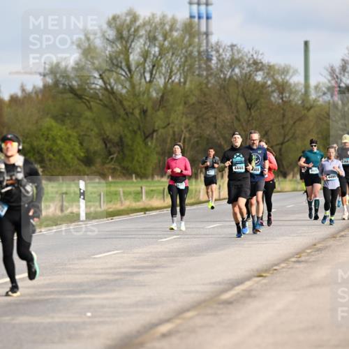 12.04.2026 - 45. Internationalen Wilhelmsburger Insellauf Dr. Thomas Lammeyer http://msf.ph/oto/9434893 12.04.2026 09:22:45 Laufen 4448, 368, 3825, 4499, 2368, 4500 meine-sportfotos.de