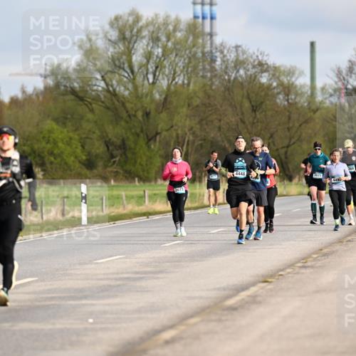 12.04.2026 - 45. Internationalen Wilhelmsburger Insellauf Dr. Thomas Lammeyer http://msf.ph/oto/9434895 12.04.2026 09:22:45 Laufen 4071, 4448, 3825, 2673, 449, 4500 meine-sportfotos.de