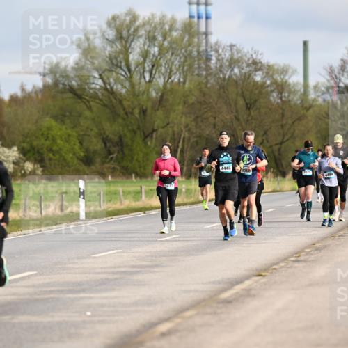 12.04.2026 - 45. Internationalen Wilhelmsburger Insellauf Dr. Thomas Lammeyer http://msf.ph/oto/9434897 12.04.2026 09:22:46 Laufen 2673, 4448, 4366, 3825, 4499, 4500 meine-sportfotos.de