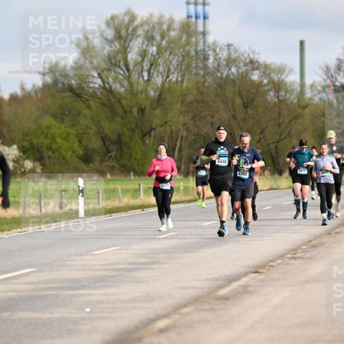 12.04.2026 - 45. Internationalen Wilhelmsburger Insellauf Dr. Thomas Lammeyer http://msf.ph/oto/9434898 12.04.2026 09:22:46 Laufen 2673, 4448, 3825, 4368, 4499, 4500 meine-sportfotos.de
