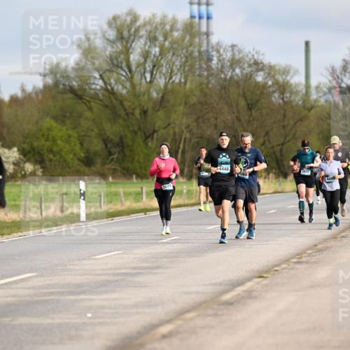 12.04.2026 - 45. Internationalen Wilhelmsburger Insellauf Dr. Thomas Lammeyer http://msf.ph/oto/9434899 12.04.2026 09:22:46 Laufen 2673, 4448, 36, 3825, 4499, 4500 meine-sportfotos.de