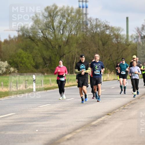 12.04.2026 - 45. Internationalen Wilhelmsburger Insellauf Dr. Thomas Lammeyer http://msf.ph/oto/9434906 12.04.2026 09:22:47 Laufen 2673, 361, 4368, 3825, 4499, 4500 meine-sportfotos.de