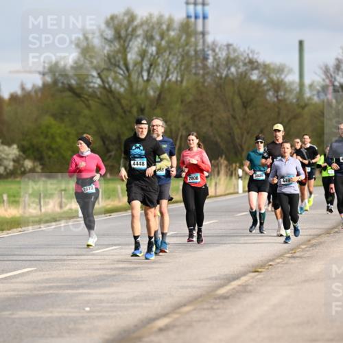 12.04.2026 - 45. Internationalen Wilhelmsburger Insellauf Dr. Thomas Lammeyer http://msf.ph/oto/9434921 12.04.2026 09:22:50 Laufen 2673, 4448, 361, 2808, 3825, 449, 4500, 5544 meine-sportfotos.de
