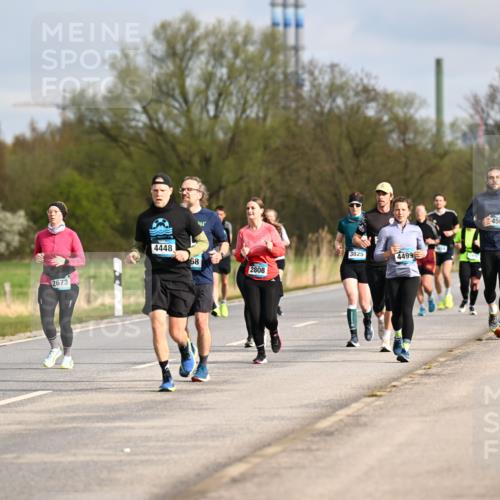 12.04.2026 - 45. Internationalen Wilhelmsburger Insellauf Dr. Thomas Lammeyer http://msf.ph/oto/9434926 12.04.2026 09:22:51 Laufen 2673, 4448, 361, 68, 2808, 3825, 4499, 4500, 5545 meine-sportfotos.de