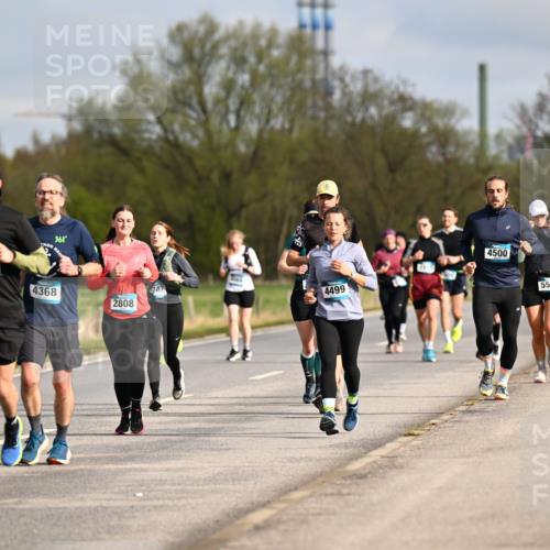 12.04.2026 - 45. Internationalen Wilhelmsburger Insellauf Dr. Thomas Lammeyer http://msf.ph/oto/9434939 12.04.2026 09:22:54 Laufen 361, 4448, 4368, 2808, 4499, 4500, 5544 meine-sportfotos.de