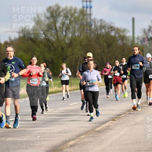 12.04.2026 - 45. Internationalen Wilhelmsburger Insellauf Dr. Thomas Lammeyer http://msf.ph/oto/9434940 12.04.2026 09:22:54 Laufen 361, 4448, 68, 2808, 5747, 449, 4500, 5544 meine-sportfotos.de