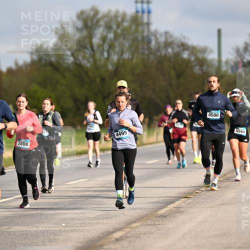 12.04.2026 - 45. Internationalen Wilhelmsburger Insellauf Dr. Thomas Lammeyer http://msf.ph/oto/9434947 12.04.2026 09:22:56 Laufen 48, 4368, 361, 2808, 147, 4499, 4500, 5544 meine-sportfotos.de