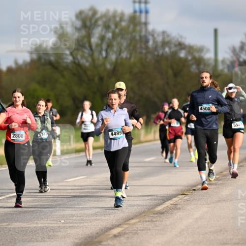 12.04.2026 - 45. Internationalen Wilhelmsburger Insellauf Dr. Thomas Lammeyer http://msf.ph/oto/9434949 12.04.2026 09:22:56 Laufen 361, 2, 4368, 2808, 5747, 4499, 4500, 5544 meine-sportfotos.de