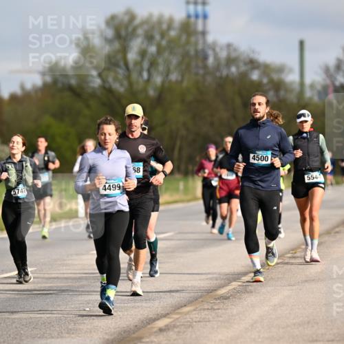 12.04.2026 - 45. Internationalen Wilhelmsburger Insellauf Dr. Thomas Lammeyer http://msf.ph/oto/9434957 12.04.2026 09:22:57 Laufen 2808, 5747, 4499, 58, 4500, 5544 meine-sportfotos.de