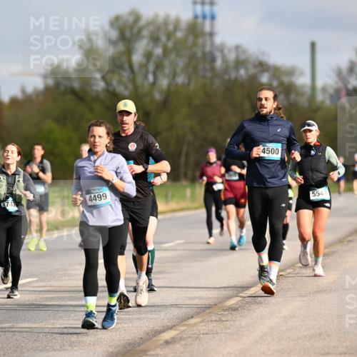 12.04.2026 - 45. Internationalen Wilhelmsburger Insellauf Dr. Thomas Lammeyer http://msf.ph/oto/9434959 12.04.2026 09:22:58 Laufen 2808, 5747, 4499, 4500, 5544 meine-sportfotos.de