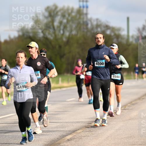 12.04.2026 - 45. Internationalen Wilhelmsburger Insellauf Dr. Thomas Lammeyer http://msf.ph/oto/9434966 12.04.2026 09:22:59 Laufen 147, 4499, 68, 4500, 5544 meine-sportfotos.de