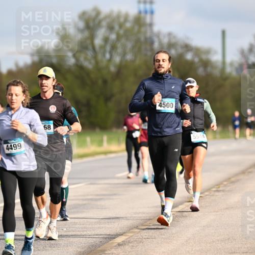 12.04.2026 - 45. Internationalen Wilhelmsburger Insellauf Dr. Thomas Lammeyer http://msf.ph/oto/9434968 12.04.2026 09:22:59 Laufen 5741, 4499, 68, 4500, 5544 meine-sportfotos.de