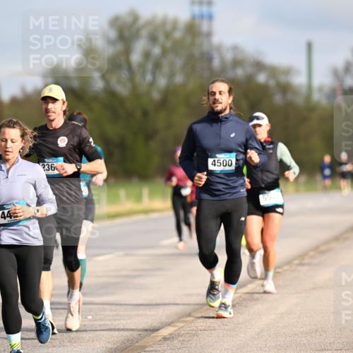 12.04.2026 - 45. Internationalen Wilhelmsburger Insellauf Dr. Thomas Lammeyer http://msf.ph/oto/9434969 12.04.2026 09:22:59 Laufen 44, 236, 4500 meine-sportfotos.de