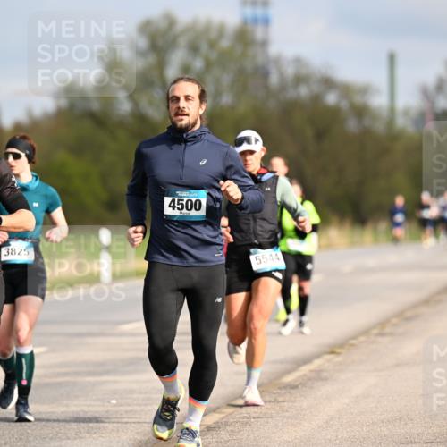 12.04.2026 - 45. Internationalen Wilhelmsburger Insellauf Dr. Thomas Lammeyer http://msf.ph/oto/9434977 12.04.2026 09:23:01 Laufen 2368, 3825, 4500, 5544 meine-sportfotos.de