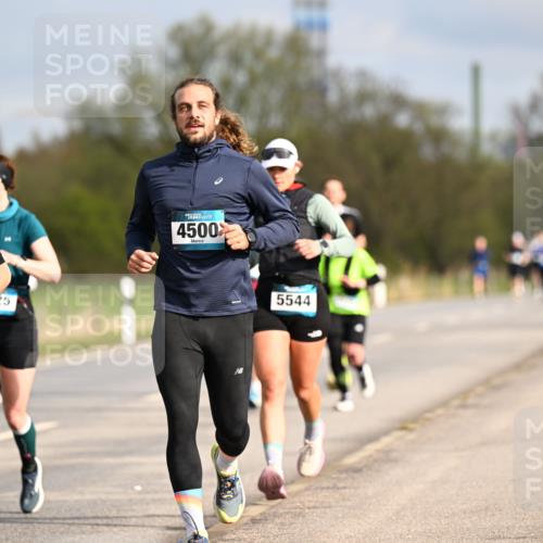 12.04.2026 - 45. Internationalen Wilhelmsburger Insellauf Dr. Thomas Lammeyer http://msf.ph/oto/9434979 12.04.2026 09:23:01 Laufen 2368, 25, 4500, 7, 5544 meine-sportfotos.de