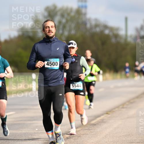 12.04.2026 - 45. Internationalen Wilhelmsburger Insellauf Dr. Thomas Lammeyer http://msf.ph/oto/9434980 12.04.2026 09:23:01 Laufen 2368, 3825, 4500, 5544 meine-sportfotos.de