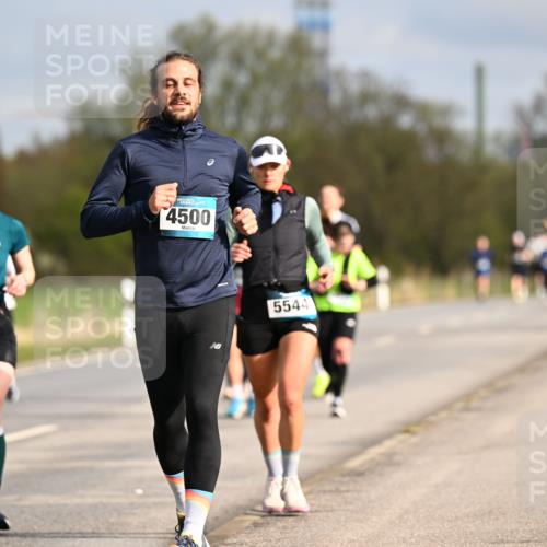12.04.2026 - 45. Internationalen Wilhelmsburger Insellauf Dr. Thomas Lammeyer http://msf.ph/oto/9434981 12.04.2026 09:23:01 Laufen 2368, 325, 4500, 5544 meine-sportfotos.de