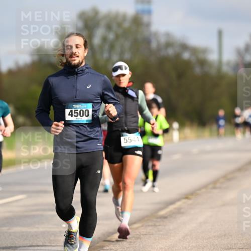 12.04.2026 - 45. Internationalen Wilhelmsburger Insellauf Dr. Thomas Lammeyer http://msf.ph/oto/9434982 12.04.2026 09:23:01 Laufen 58, 5825, 4500, 5544 meine-sportfotos.de