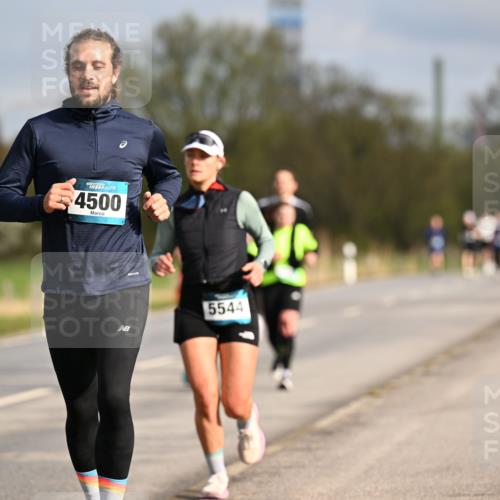 12.04.2026 - 45. Internationalen Wilhelmsburger Insellauf Dr. Thomas Lammeyer http://msf.ph/oto/9434986 12.04.2026 09:23:02 Laufen 3825, 9, 4500, 5544 meine-sportfotos.de