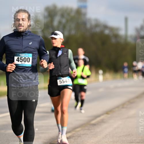 12.04.2026 - 45. Internationalen Wilhelmsburger Insellauf Dr. Thomas Lammeyer http://msf.ph/oto/9434987 12.04.2026 09:23:02 Laufen 3825, 4500, 5544 meine-sportfotos.de