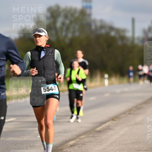 12.04.2026 - 45. Internationalen Wilhelmsburger Insellauf Dr. Thomas Lammeyer http://msf.ph/oto/9434990 12.04.2026 09:23:03 Laufen 4500, 5544 meine-sportfotos.de