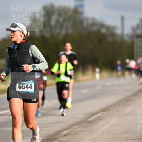 12.04.2026 - 45. Internationalen Wilhelmsburger Insellauf Dr. Thomas Lammeyer http://msf.ph/oto/9434994 12.04.2026 09:23:03 Laufen 5544 meine-sportfotos.de