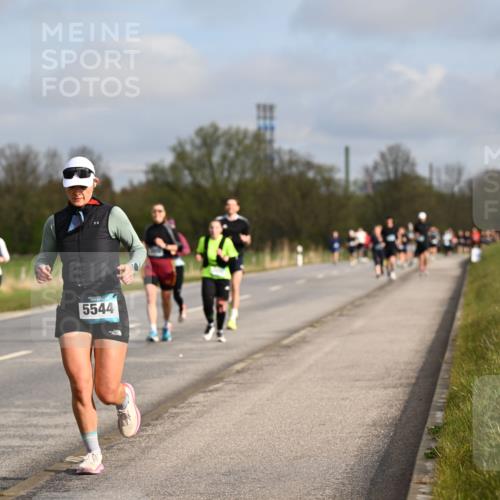 12.04.2026 - 45. Internationalen Wilhelmsburger Insellauf Dr. Thomas Lammeyer http://msf.ph/oto/9434997 12.04.2026 09:23:04 Laufen 500, 5544 meine-sportfotos.de
