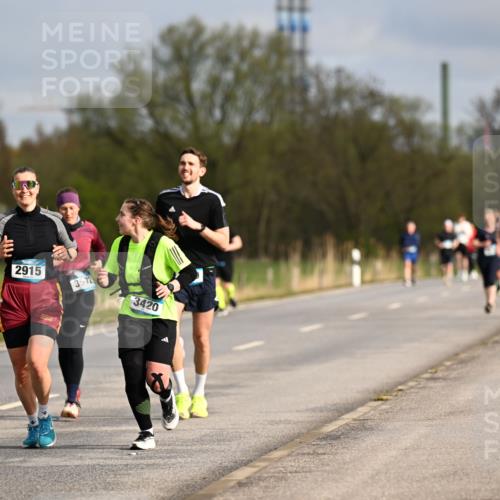 12.04.2026 - 45. Internationalen Wilhelmsburger Insellauf Dr. Thomas Lammeyer http://msf.ph/oto/9435000 12.04.2026 09:23:05 Laufen 2915, 3572, 3420 meine-sportfotos.de
