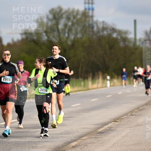12.04.2026 - 45. Internationalen Wilhelmsburger Insellauf Dr. Thomas Lammeyer http://msf.ph/oto/9435001 12.04.2026 09:23:05 Laufen 2915, 357, 3420 meine-sportfotos.de