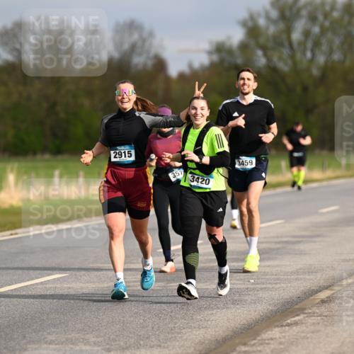 12.04.2026 - 45. Internationalen Wilhelmsburger Insellauf Dr. Thomas Lammeyer http://msf.ph/oto/9435003 12.04.2026 09:23:06 Laufen 2915, 357, 3420, 3459 meine-sportfotos.de