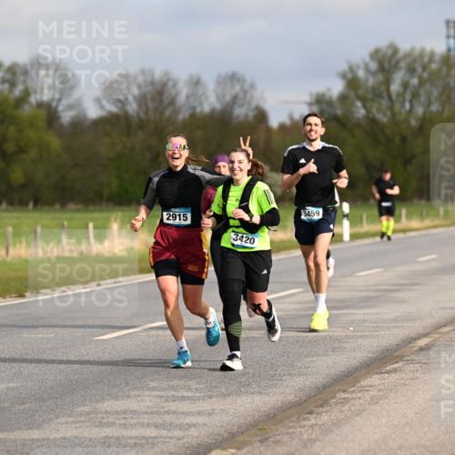 12.04.2026 - 45. Internationalen Wilhelmsburger Insellauf Dr. Thomas Lammeyer http://msf.ph/oto/9435009 12.04.2026 09:23:07 Laufen 4069, 2915, 3420, 3459 meine-sportfotos.de