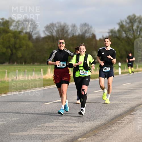 12.04.2026 - 45. Internationalen Wilhelmsburger Insellauf Dr. Thomas Lammeyer http://msf.ph/oto/9435011 12.04.2026 09:23:07 Laufen 4069, 915, 3420, 3459 meine-sportfotos.de