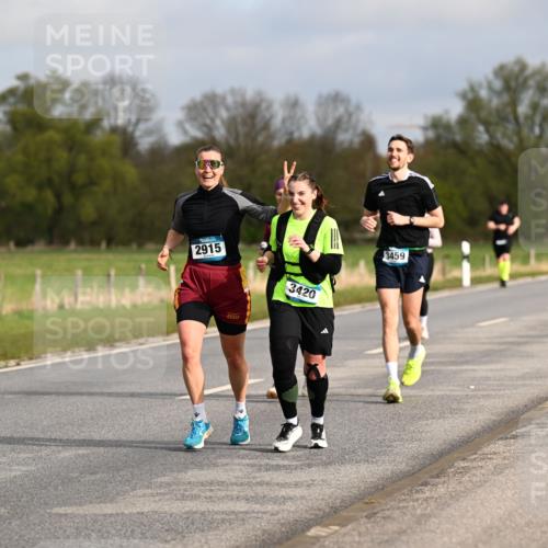 12.04.2026 - 45. Internationalen Wilhelmsburger Insellauf Dr. Thomas Lammeyer http://msf.ph/oto/9435013 12.04.2026 09:23:08 Laufen 4069, 2915, 3420, 3459 meine-sportfotos.de