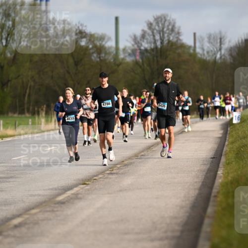 12.04.2026 - 45. Internationalen Wilhelmsburger Insellauf Dr. Thomas Lammeyer http://msf.ph/oto/9435018 12.04.2026 09:23:14 Laufen 4632, 4786, 3435, 16 meine-sportfotos.de