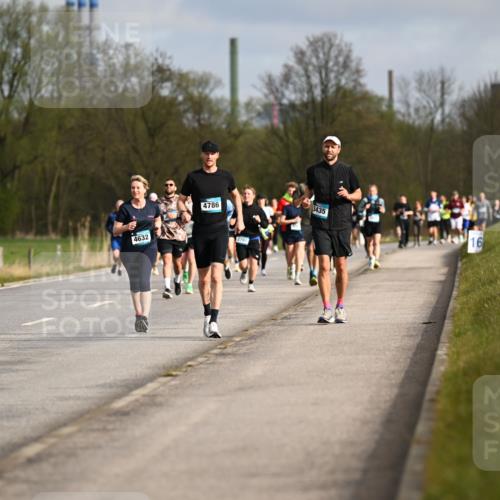 12.04.2026 - 45. Internationalen Wilhelmsburger Insellauf Dr. Thomas Lammeyer http://msf.ph/oto/9435019 12.04.2026 09:23:14 Laufen 4632, 4786, 3435, 16 meine-sportfotos.de