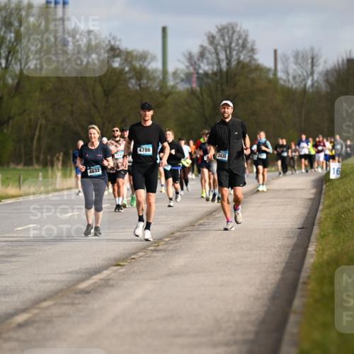 12.04.2026 - 45. Internationalen Wilhelmsburger Insellauf Dr. Thomas Lammeyer http://msf.ph/oto/9435021 12.04.2026 09:23:14 Laufen 4632, 3149, 4786, 3435, 16 meine-sportfotos.de