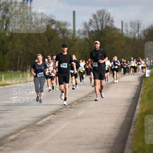 12.04.2026 - 45. Internationalen Wilhelmsburger Insellauf Dr. Thomas Lammeyer http://msf.ph/oto/9435026 12.04.2026 09:23:15 Laufen 4632, 3149, 4786, 3435, 16 meine-sportfotos.de