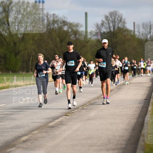 12.04.2026 - 45. Internationalen Wilhelmsburger Insellauf Dr. Thomas Lammeyer http://msf.ph/oto/9435031 12.04.2026 09:23:16 Laufen 4632, 3149, 4786, 3435, 16 meine-sportfotos.de